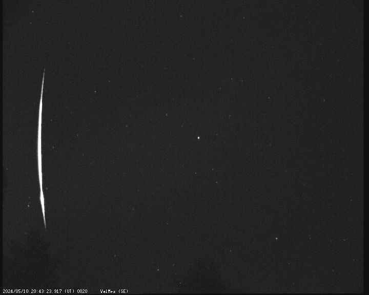 Fig. 1: Summary image of the bolide 20240510_204323 captured by the Valašské Meziříčí SE camera. Author: Valašské Meziříčí Observatory, p.o.